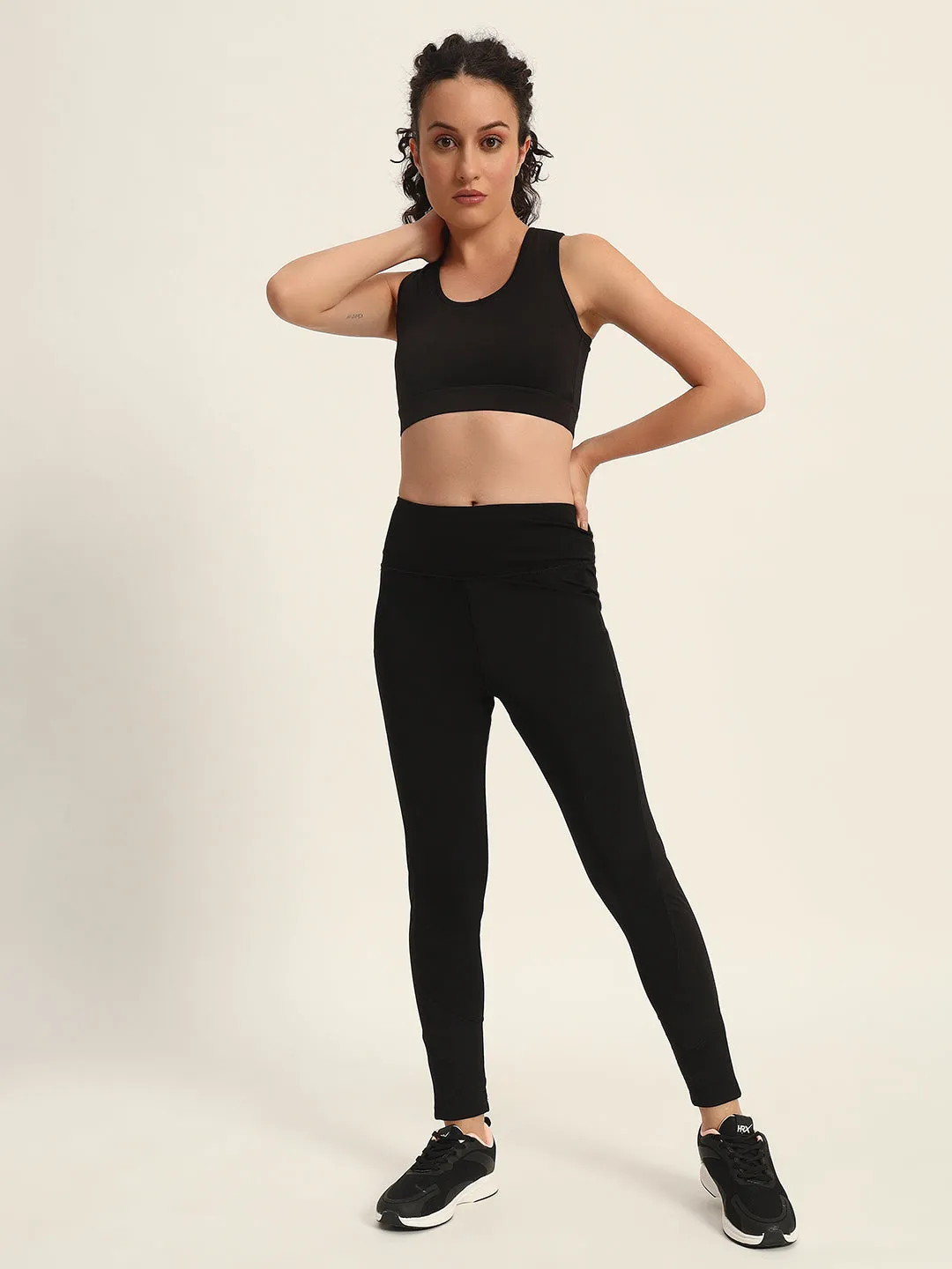 CROSS BACK SEAMLESS FULL COVERAGE SPORTS BRA WITH MOISTURE WICKING