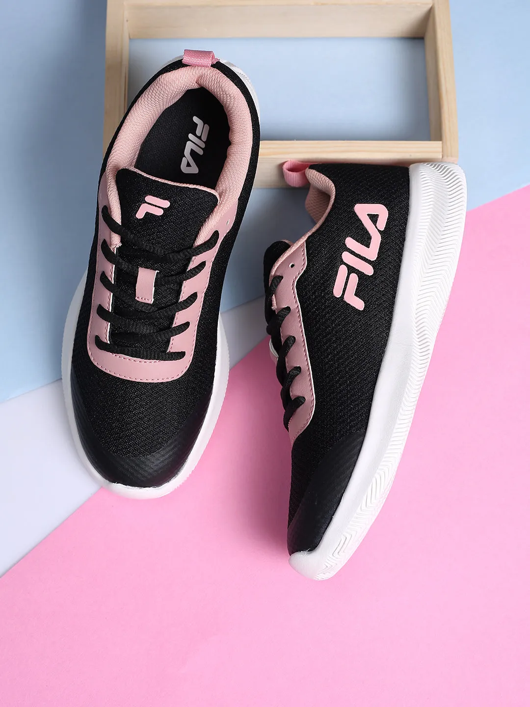 Fila White Kalde Women's Running Shoes