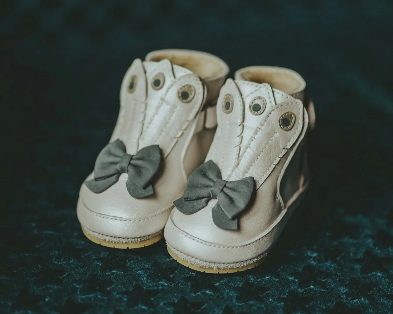 Ponne | Off White Metallic Leather