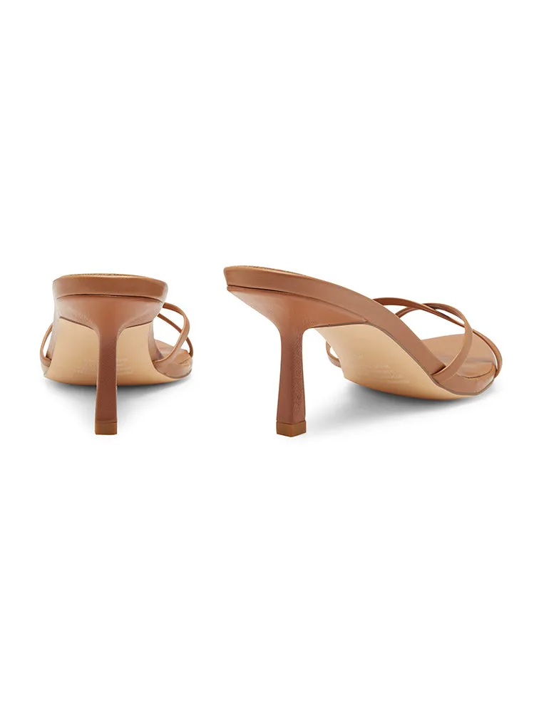 VICTORIA Tan Heels